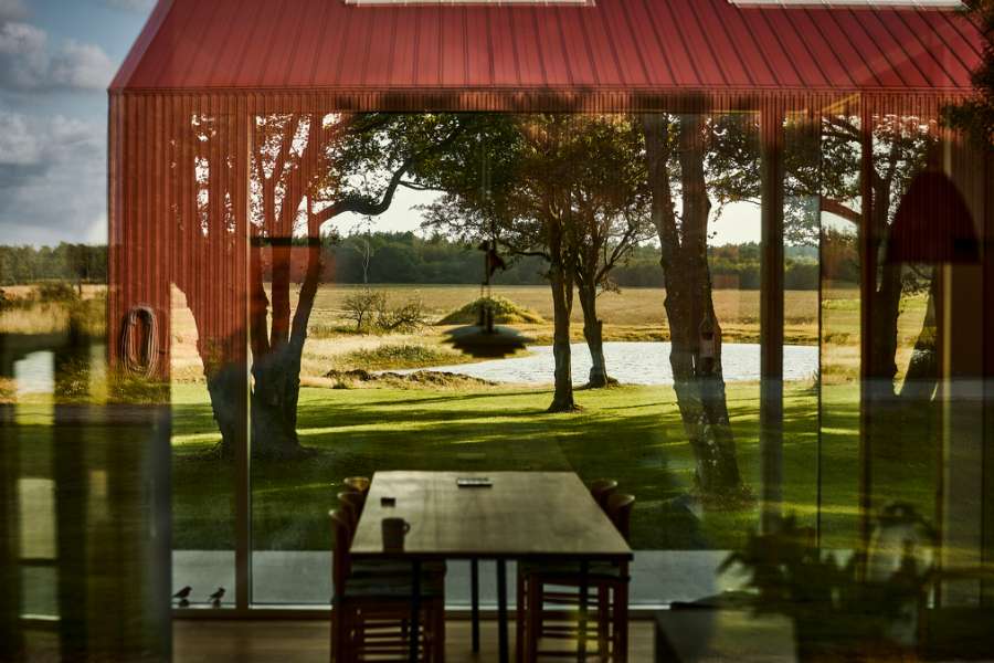 A house so red even Snoopy would “dream” of it,